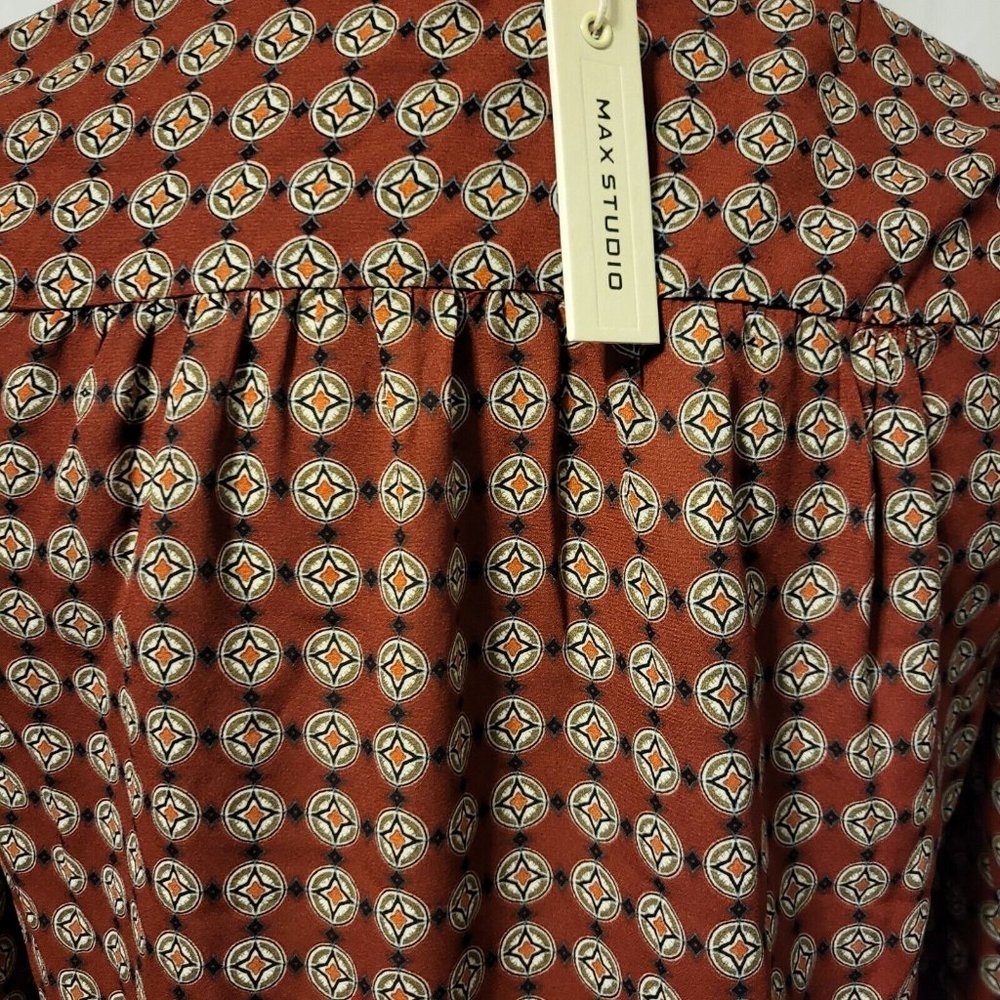 MAX STUDIO Women's Long-Sleeve Blouse Red & Tan Geometric Design Size XSmall NWT - Picture 7 of 7